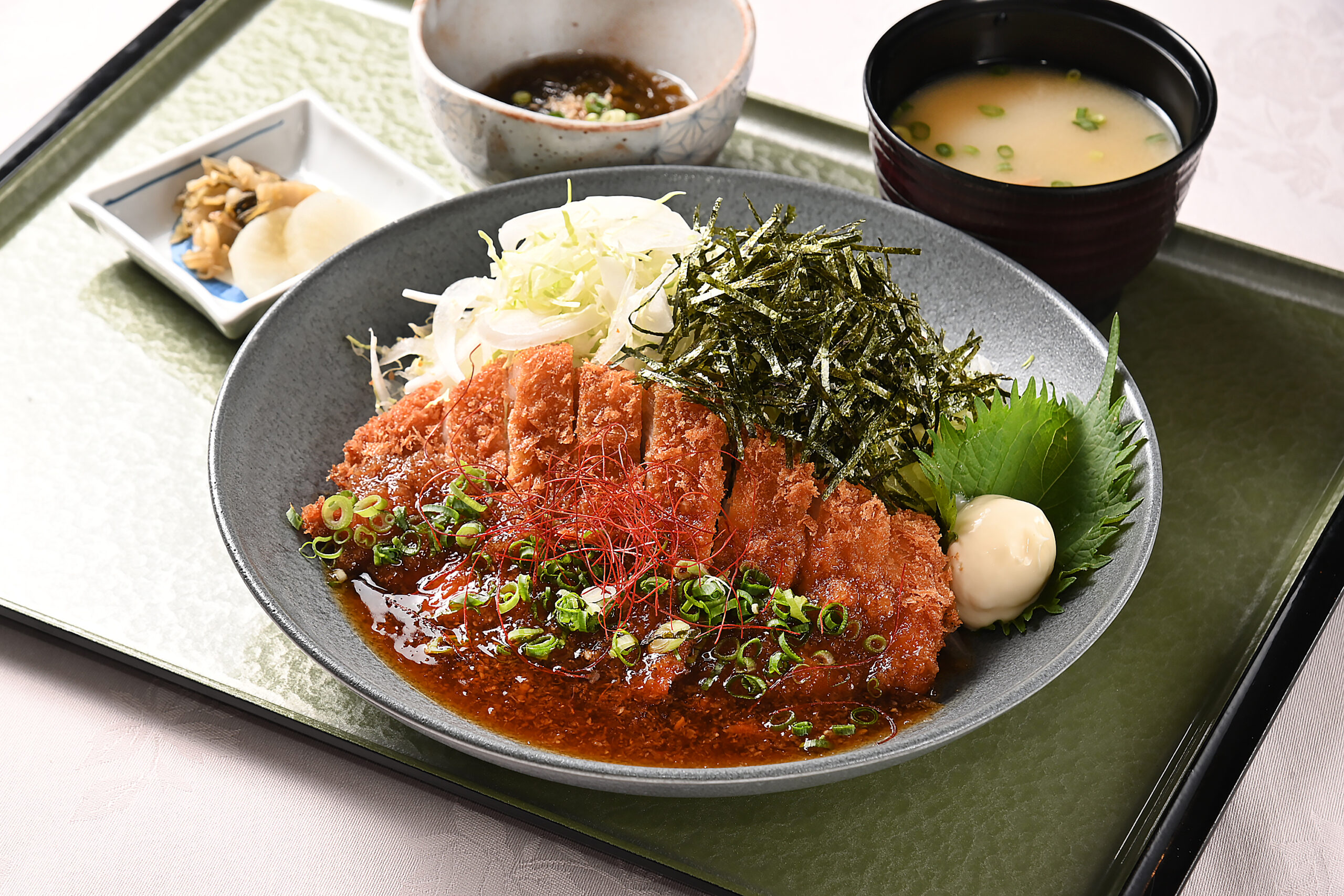 糸島豚のおろしあん掛けカツ丼(小鉢・味噌汁・香の物)