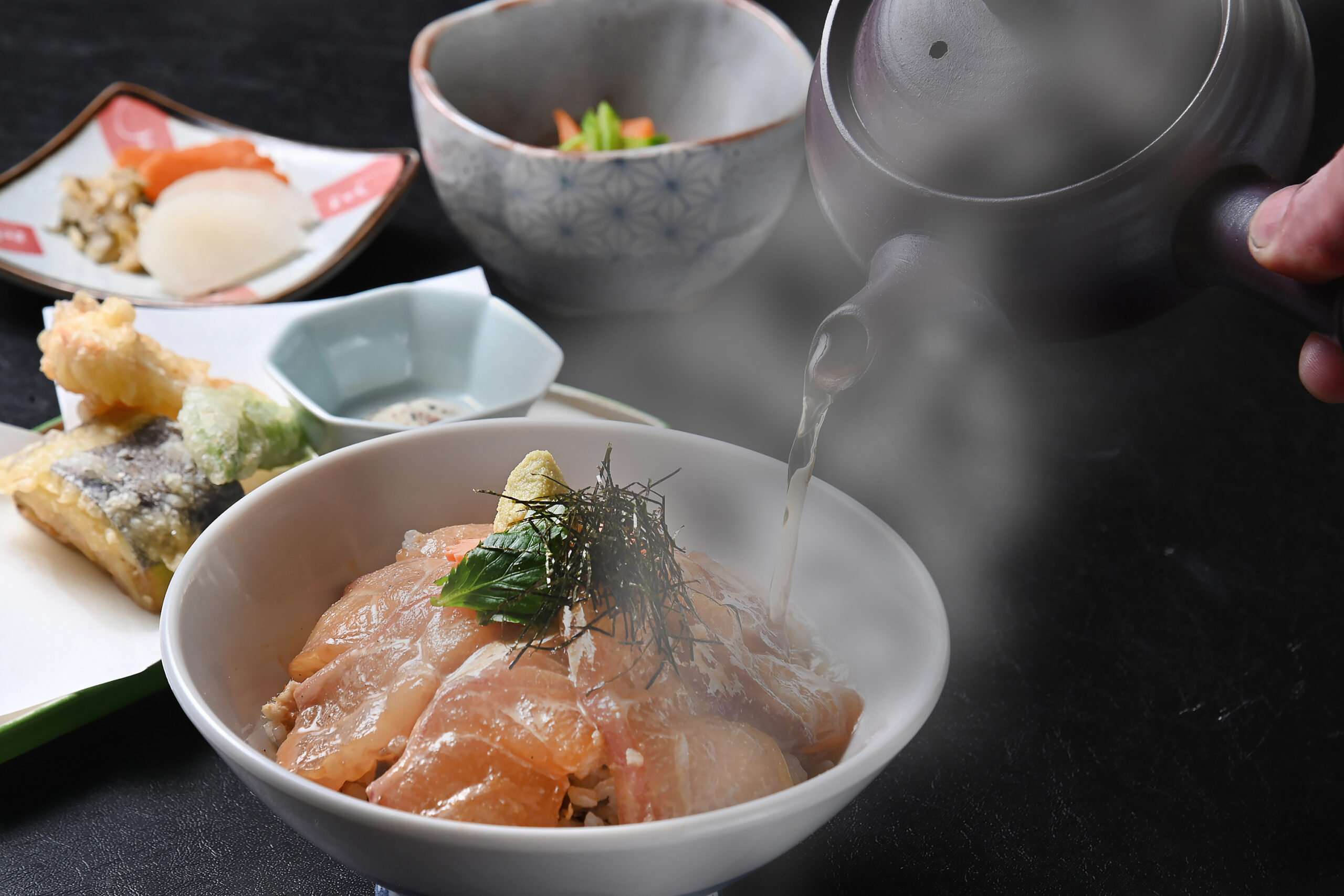 鯛茶漬(天婦羅・小鉢・御飯・香りの物)