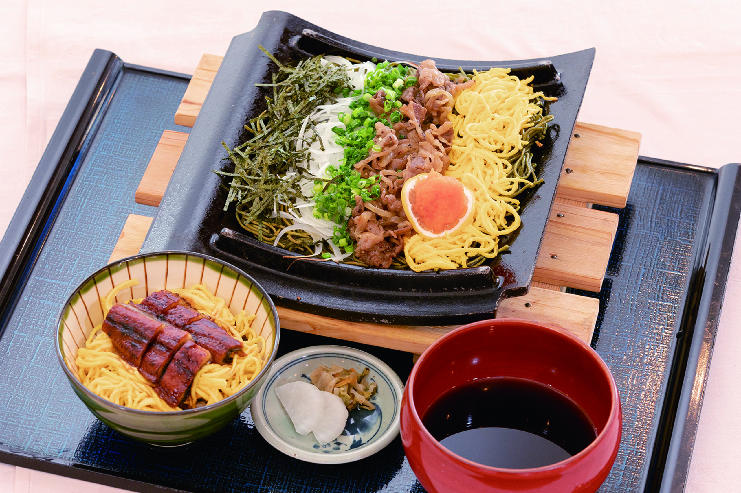 クイーンズ謹製瓦そば(ミニうな丼)